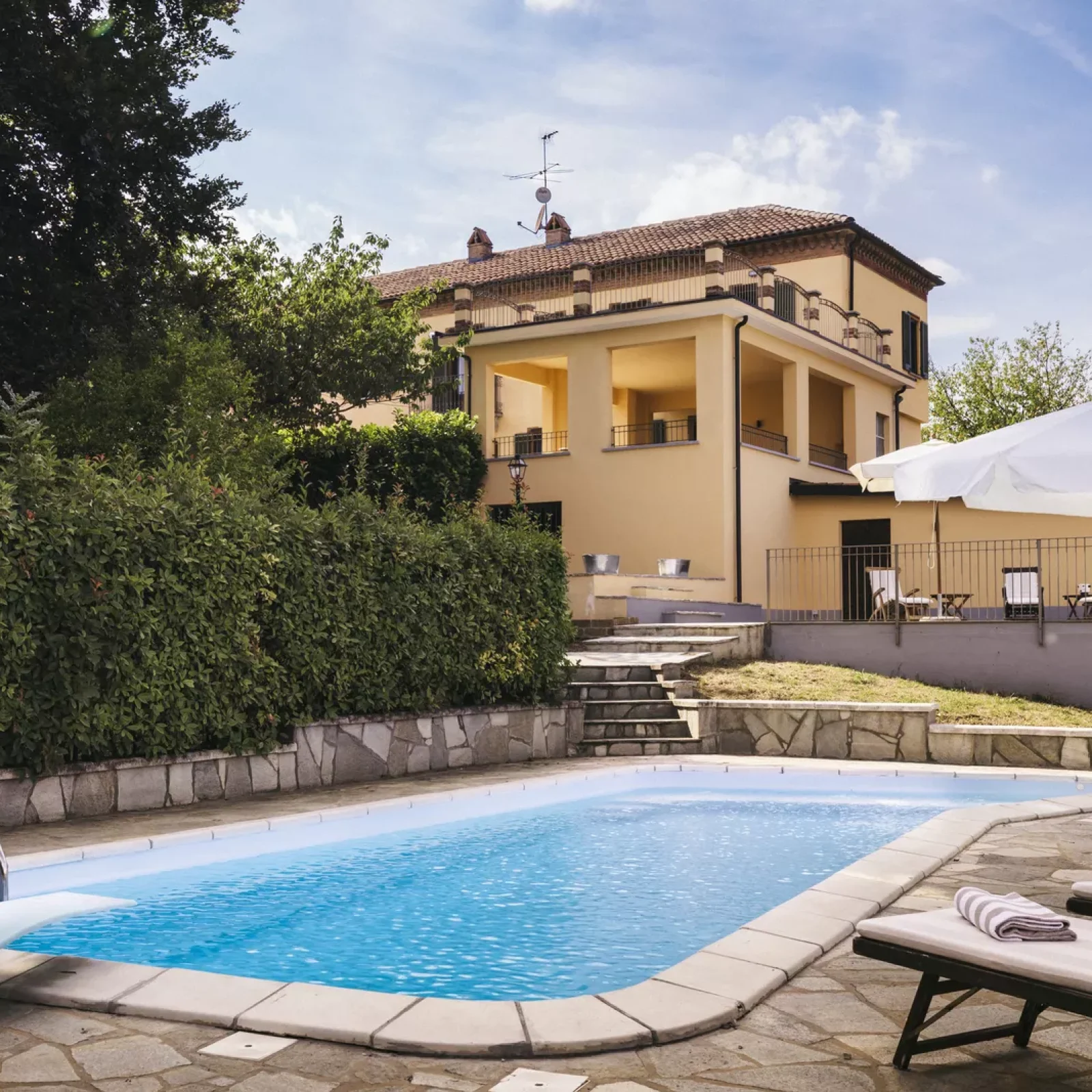tana-huis-pool-68ffb3e0b9400